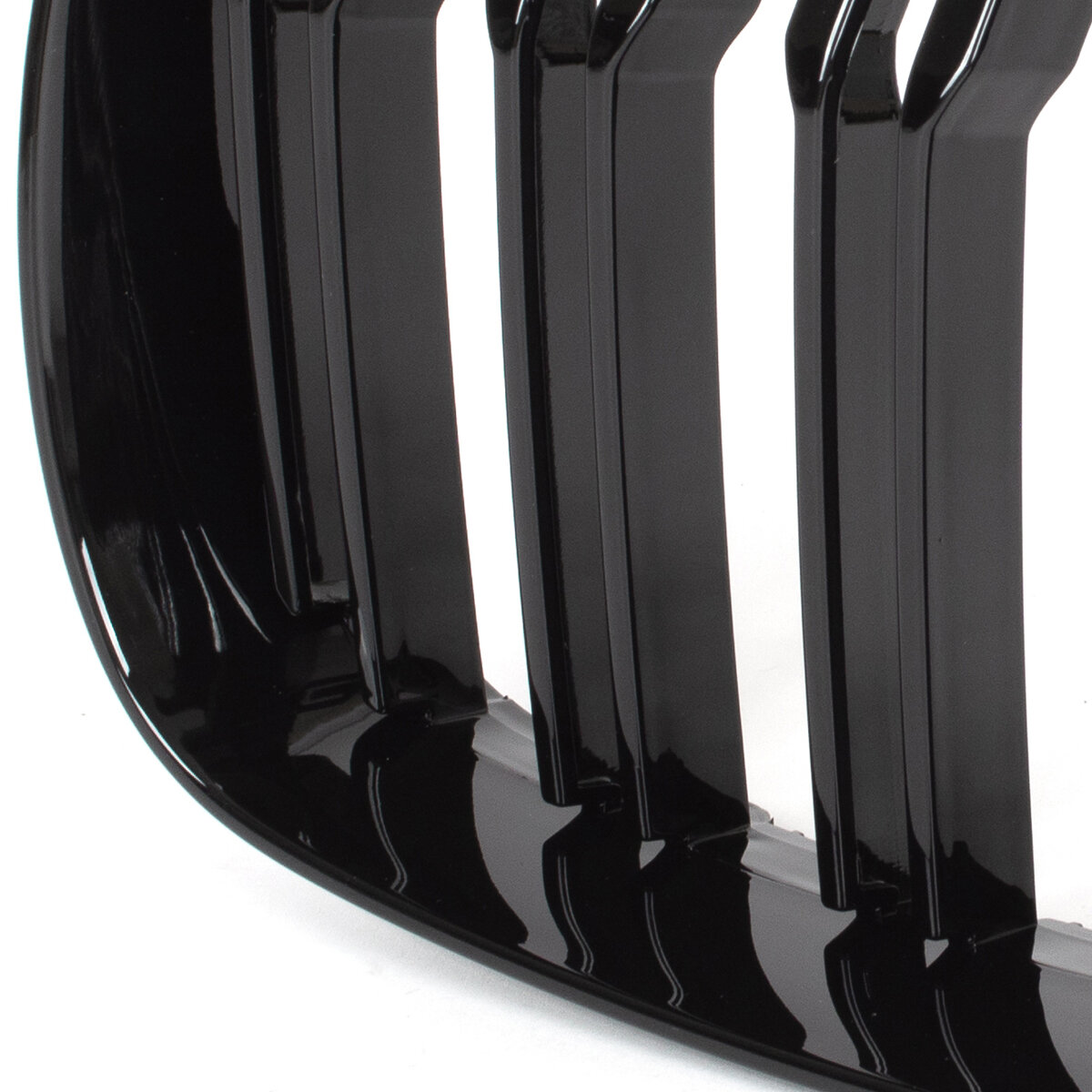 BMW 1 E81 E82 E87 E88 04-07 atrapy między reflektory (nerki) lewa + prawa kpl. BLACK GLOSSY DOUBLE BAR